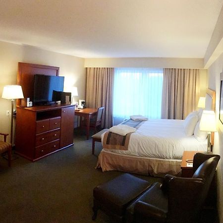 St. Albert Inn & Suites Saint Albert Bagian luar foto