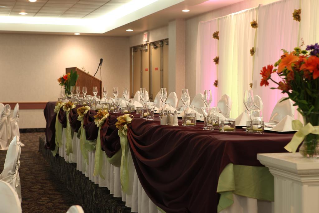 St. Albert Inn & Suites Saint Albert Bagian luar foto