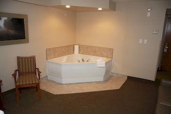 St. Albert Inn & Suites Saint Albert Bagian luar foto