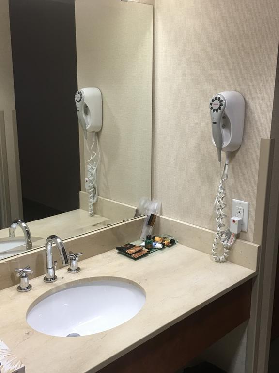 St. Albert Inn & Suites Saint Albert Bagian luar foto