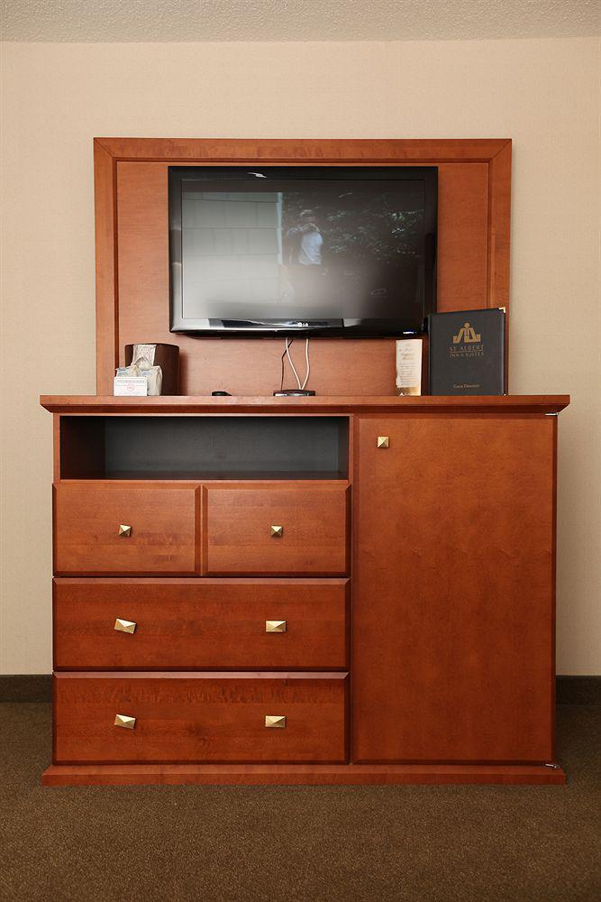 St. Albert Inn & Suites Saint Albert Bagian luar foto